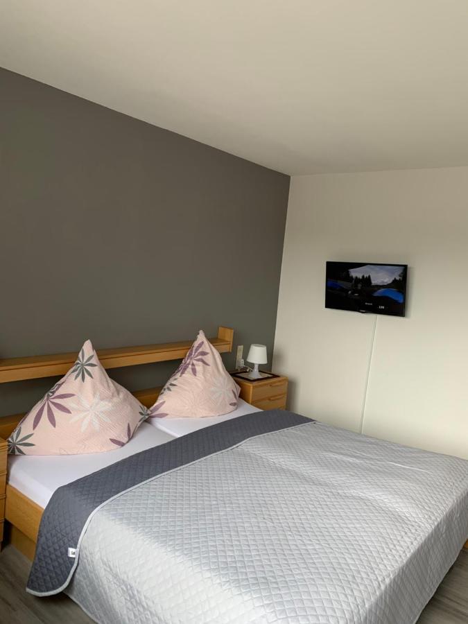 Vina Am Ring Bed and breakfast *
